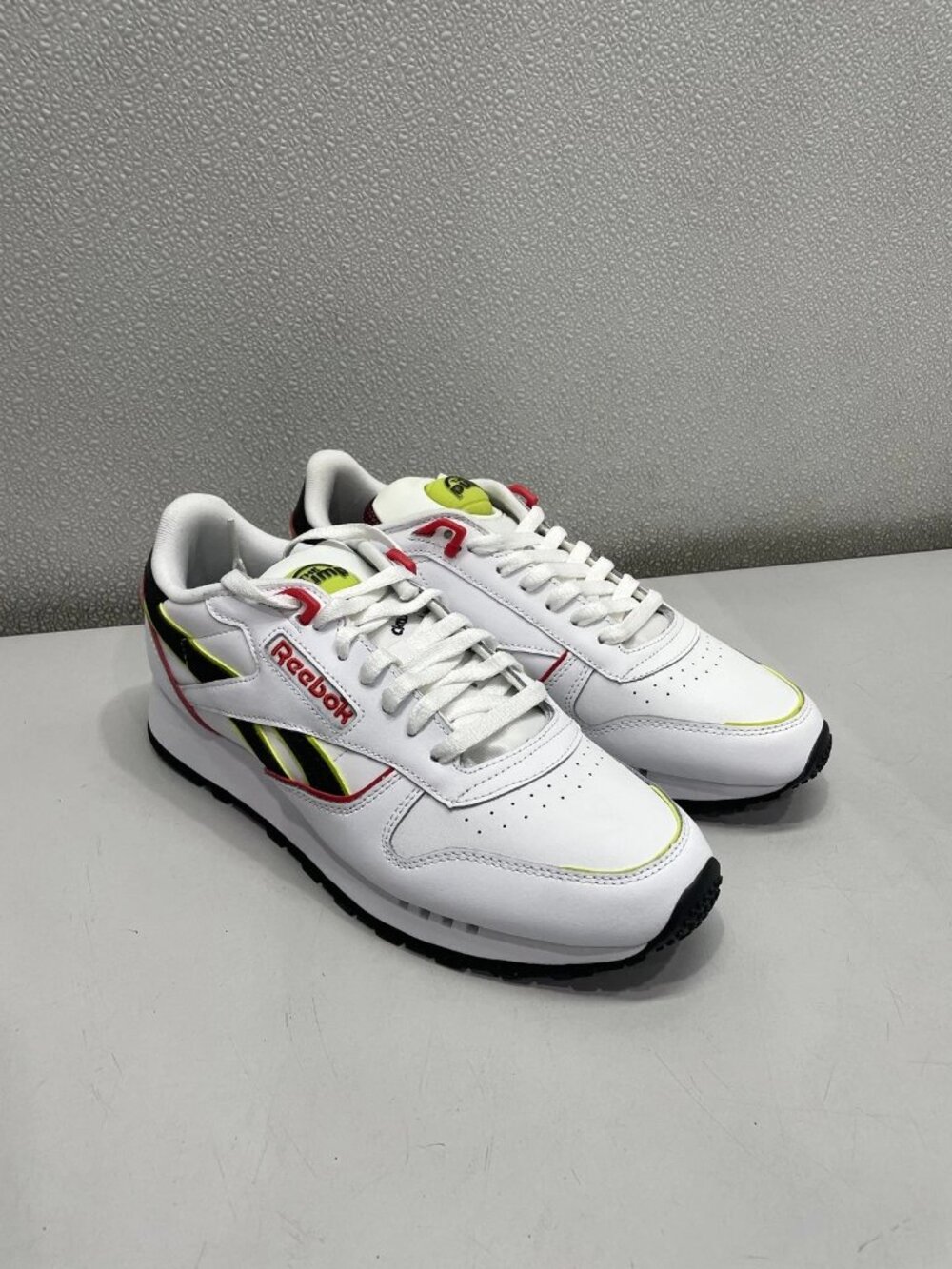 Reebok Classic Leather Pump Sneaker Men's US 9, White Acid Yellow